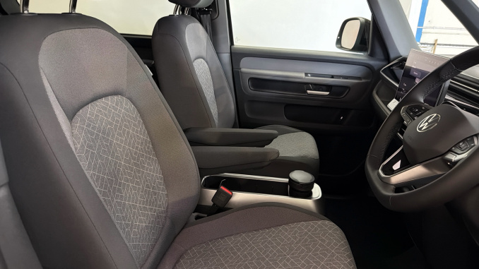 Volkswagen ID. Buzz 210kW Life Pro 86kWh 5dr LWB Auto [7 Seat] Electric Estate - Image 37